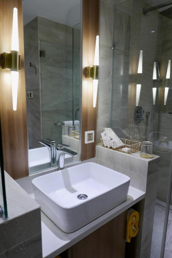 Acuatico Beach Resort & Hotel Inc. サンフアン エクステリア 写真