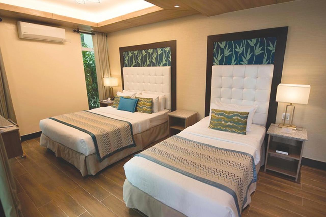 Acuatico Beach Resort & Hotel Inc. サンフアン エクステリア 写真