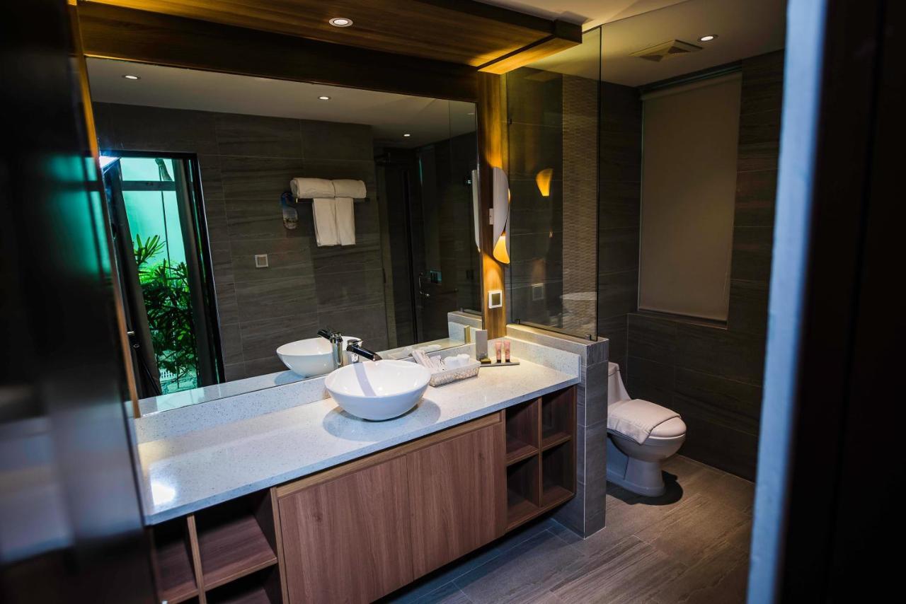 Acuatico Beach Resort & Hotel Inc. サンフアン エクステリア 写真