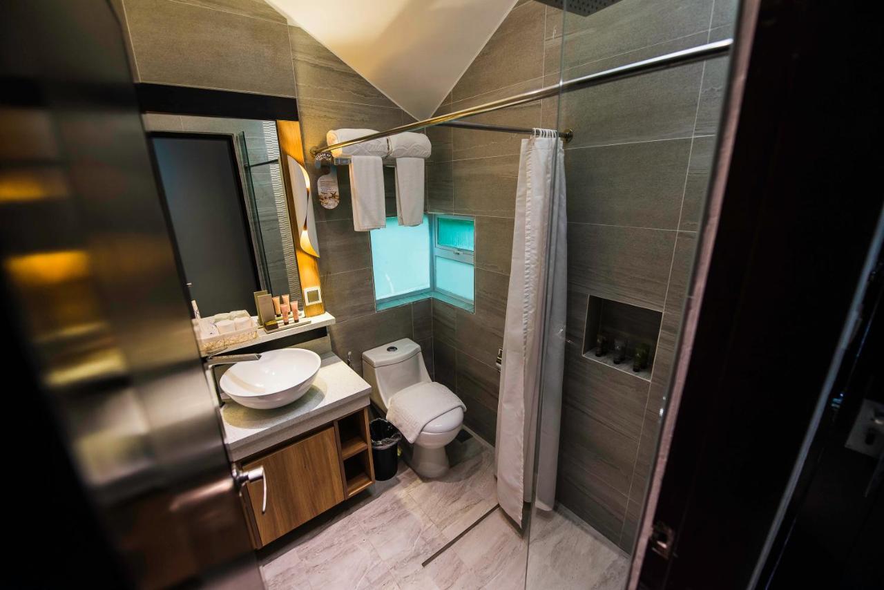 Acuatico Beach Resort & Hotel Inc. サンフアン エクステリア 写真