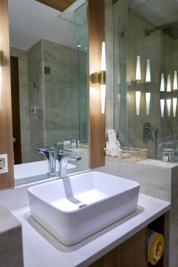 Acuatico Beach Resort & Hotel Inc. サンフアン エクステリア 写真